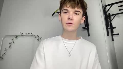 yoursweetyguy online show from December 2025 04:46:01 PM