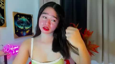 Snapshot of yourtinybunny chatting on November 2025 11:33:01 AM yourtinybunny online show from November 2025 11:33:01 AM