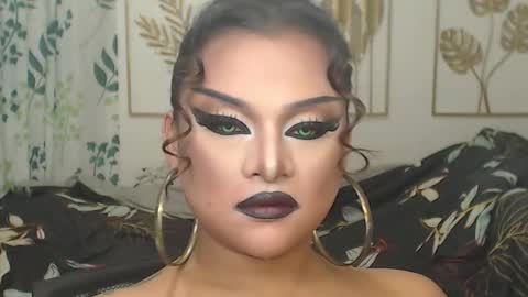 Snapshot of yourtrannyqueenxxx chatting on October 2025 11:13:01 PM Anastacia Grey online show from October 2025 11:13:01 PM