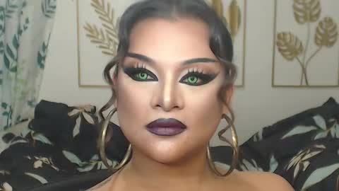 Snapshot of yourtrannyqueenxxx chatting on October 2025 01:06:02 AM Anastacia Grey online show from October 2025 01:06:02 AM