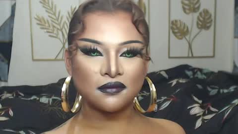 Snapshot of yourtrannyqueenxxx chatting on April 2026 12:00:01 AM Anastacia Grey online show from April 2026 12:00:01 AM