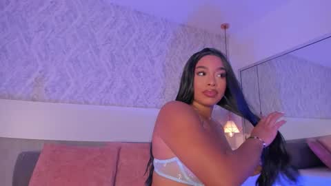 ysabellha online show from February 2026 11:42:02 PM