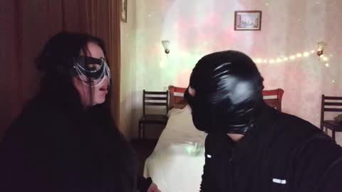 Marcus and Anna online show from November 2025 05:02:02 PM