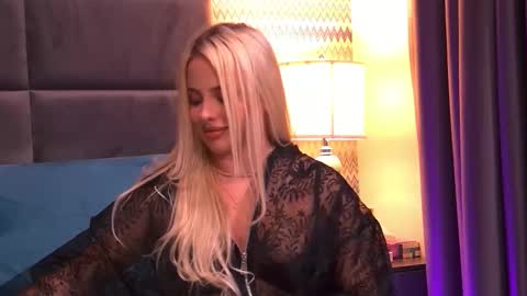 Foxie online show from October 2025 03:57:01 AM