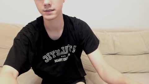 Yue Lang and Samm online show from October 2025 07:14:02 PM