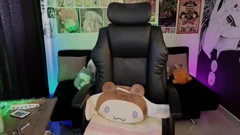 Snapshot of yuhwa chatting on February 2026 08:40:02 PM rawr Anne Independent model online show from February 2026 08:40:02 PM