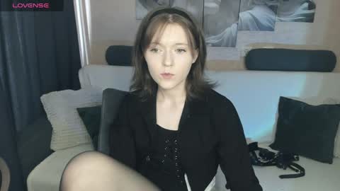 YukiShine online show from May 2026 12:11:02 PM