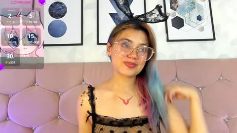 Snapshot of yukki_kuran chatting on January 2025 01:54:01 AM Yukki Kuran online show from January 2025 01:54:01 AM