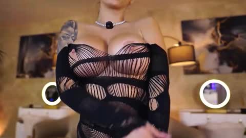 Snapshot of yuliadesirevska chatting on October 2025 05:46:02 PM Yulia online show from October 2025 05:46:02 PM