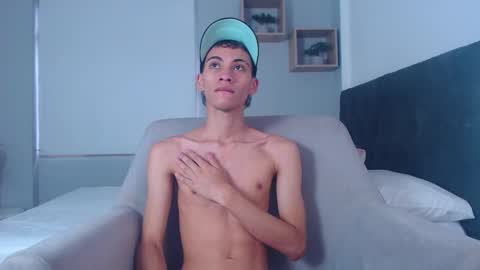 Snapshot of yulian_vasquez chatting on February 2025 12:28:01 PM yulian_vasquez online show from February 2025 12:28:01 PM