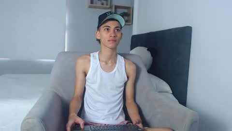 Snapshot of yulian_vasquez chatting on March 2025 12:12:01 PM yulian_vasquez online show from March 2025 12:12:01 PM
