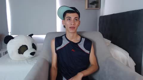 Snapshot of yulian_vasquez chatting on March 2025 06:21:02 PM yulian_vasquez online show from March 2025 06:21:02 PM