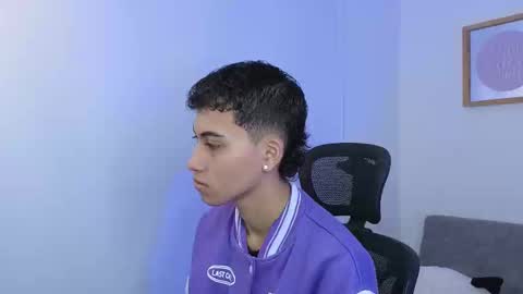 Snapshot of yulian_vasquez chatting on September 2025 12:18:01 PM yulian_vasquez online show from September 2025 12:18:01 PM