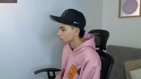 Snapshot of yulian_vasquez chatting on September 2025 12:09:01 PM yulian_vasquez online show from September 2025 12:09:01 PM