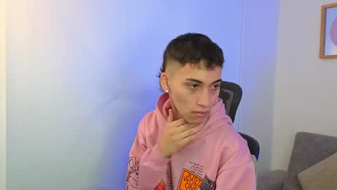 Snapshot of yulian_vasquez chatting on September 2025 12:21:01 PM yulian_vasquez online show from September 2025 12:21:01 PM