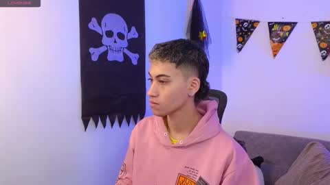 Snapshot of yulian_vasquez chatting on October 2025 12:19:01 PM yulian_vasquez online show from October 2025 12:19:01 PM