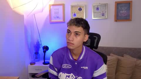 Snapshot of yulian_vasquez chatting on November 2025 12:16:01 PM yulian_vasquez online show from November 2025 12:16:01 PM