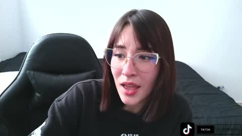 Snapshot of yulienne chatting on October 2025 09:23:01 PM Yulienne online show from October 2025 09:23:01 PM