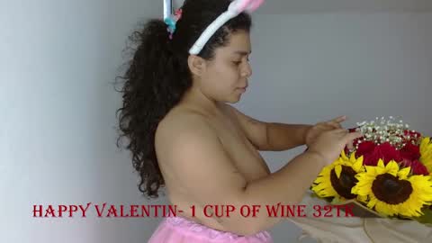 Snapshot of yulissa18 chatting on February 2025 05:17:02 PM Yuli and SaraIndependent model online show from February 2025 05:17:02 PM