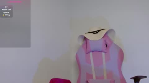 Snapshot of yulissa18 chatting on October 2025 08:28:01 PM Yuli and SaraIndependent model online show from October 2025 08:28:01 PM