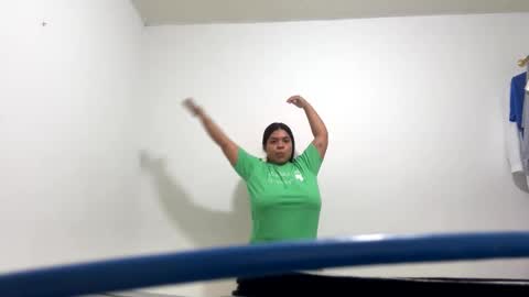 Snapshot of yulissa18 chatting on October 2025 04:02:02 AM Yuli and SaraIndependent model online show from October 2025 04:02:02 AM