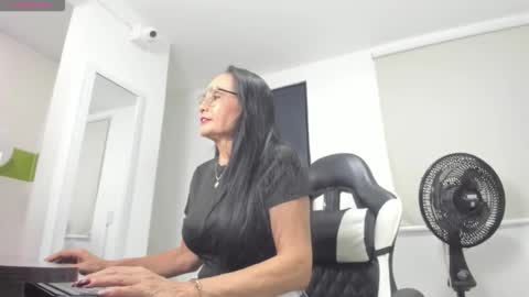 Y U L I T Z A online show from February 2026 12:37:02 PM