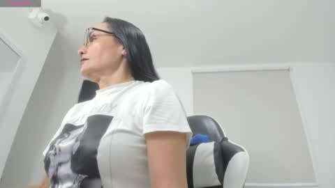 Y U L I T Z A online show from February 2026 11:58:02 AM