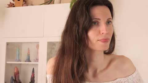 yulla dao online show from February 2025 10:21:01 AM