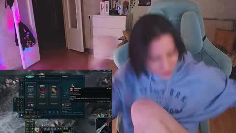 Snapshot of yum_neko_chan chatting on January 2025 08:18:02 PM Kris online show from January 2025 08:18:02 PM