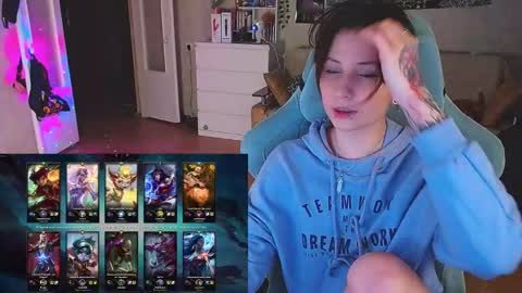 Snapshot of yum_neko_chan chatting on February 2025 07:02:01 PM Kris online show from February 2025 07:02:01 PM