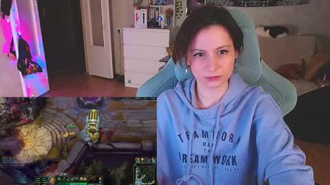 Snapshot of yum_neko_chan chatting on February 2025 09:02:01 PM Kris online show from February 2025 09:02:01 PM