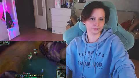 Snapshot of yum_neko_chan chatting on February 2025 08:10:01 PM Kris online show from February 2025 08:10:01 PM