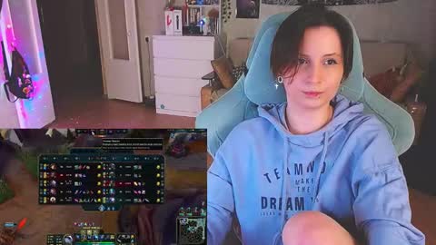 Snapshot of yum_neko_chan chatting on February 2025 07:16:01 PM Kris online show from February 2025 07:16:01 PM