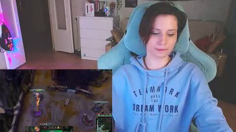 Snapshot of yum_neko_chan chatting on February 2025 08:26:01 PM Kris online show from February 2025 08:26:01 PM