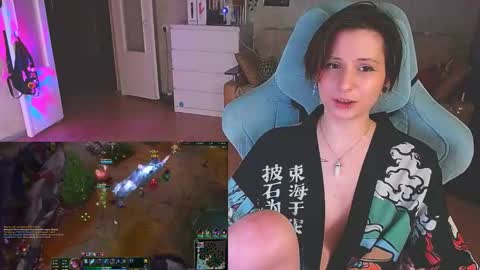 Snapshot of yum_neko_chan chatting on February 2025 08:54:01 PM Kris online show from February 2025 08:54:01 PM