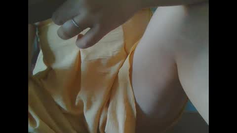 yumi123_ online show from December 2025 01:35:02 AM