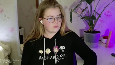 Snapshot of yumm_lolly chatting on September 2025 05:18:02 PM Polly online show from September 2025 05:18:02 PM