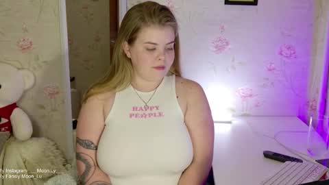 Snapshot of yumm_lolly chatting on October 2025 06:50:01 PM Polly online show from October 2025 06:50:01 PM