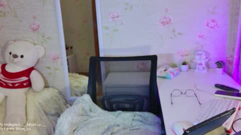 Snapshot of yumm_lolly chatting on October 2025 12:26:01 PM Polly online show from October 2025 12:26:01 PM