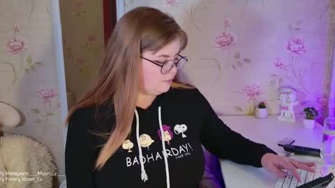 Snapshot of yumm_lolly chatting on October 2025 12:28:02 PM Polly online show from October 2025 12:28:02 PM