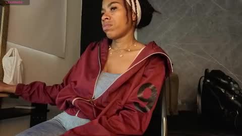 Snapshot of yummyduo chatting on October 2025 11:47:02 AM Yummyduo online show from October 2025 11:47:02 AM