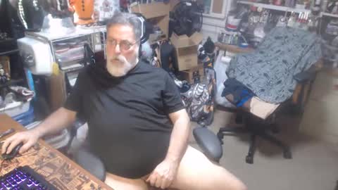yummyflguy online show from April 2026 06:44:02 PM