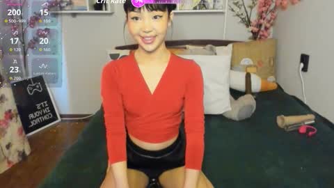 KIM online show from October 2025 03:28:01 AM