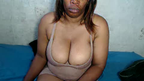 Snapshot of yummytittsxx chatting on January 2025 04:55:01 AM yummytittsxx online show from January 2025 04:55:01 AM