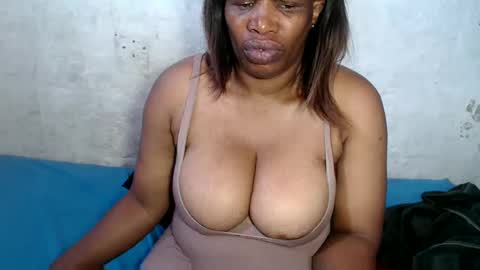 Snapshot of yummytittsxx chatting on January 2025 07:55:02 AM yummytittsxx online show from January 2025 07:55:02 AM