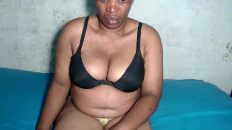 Snapshot of yummytittsxx chatting on January 2025 08:07:02 PM yummytittsxx online show from January 2025 08:07:02 PM