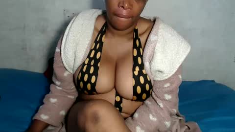 Snapshot of yummytittsxx chatting on January 2025 04:34:01 AM yummytittsxx online show from January 2025 04:34:01 AM