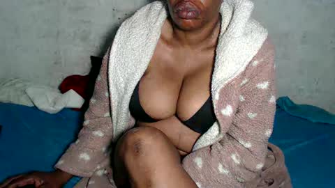 Snapshot of yummytittsxx chatting on January 2025 02:35:02 AM yummytittsxx online show from January 2025 02:35:02 AM