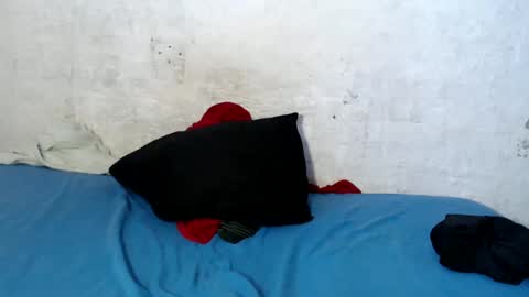 Snapshot of yummytittsxx chatting on January 2025 06:45:01 AM yummytittsxx online show from January 2025 06:45:01 AM