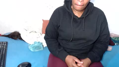 Snapshot of yummytittsxx chatting on February 2025 03:06:01 PM yummytittsxx online show from February 2025 03:06:01 PM